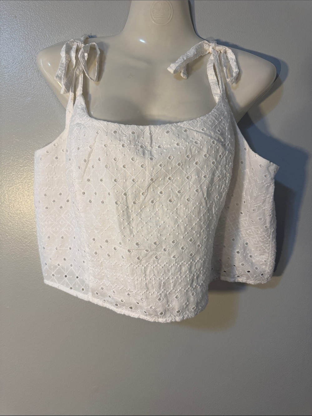 Old Navy White Eyelet Tie-Strap Cropped Camisole